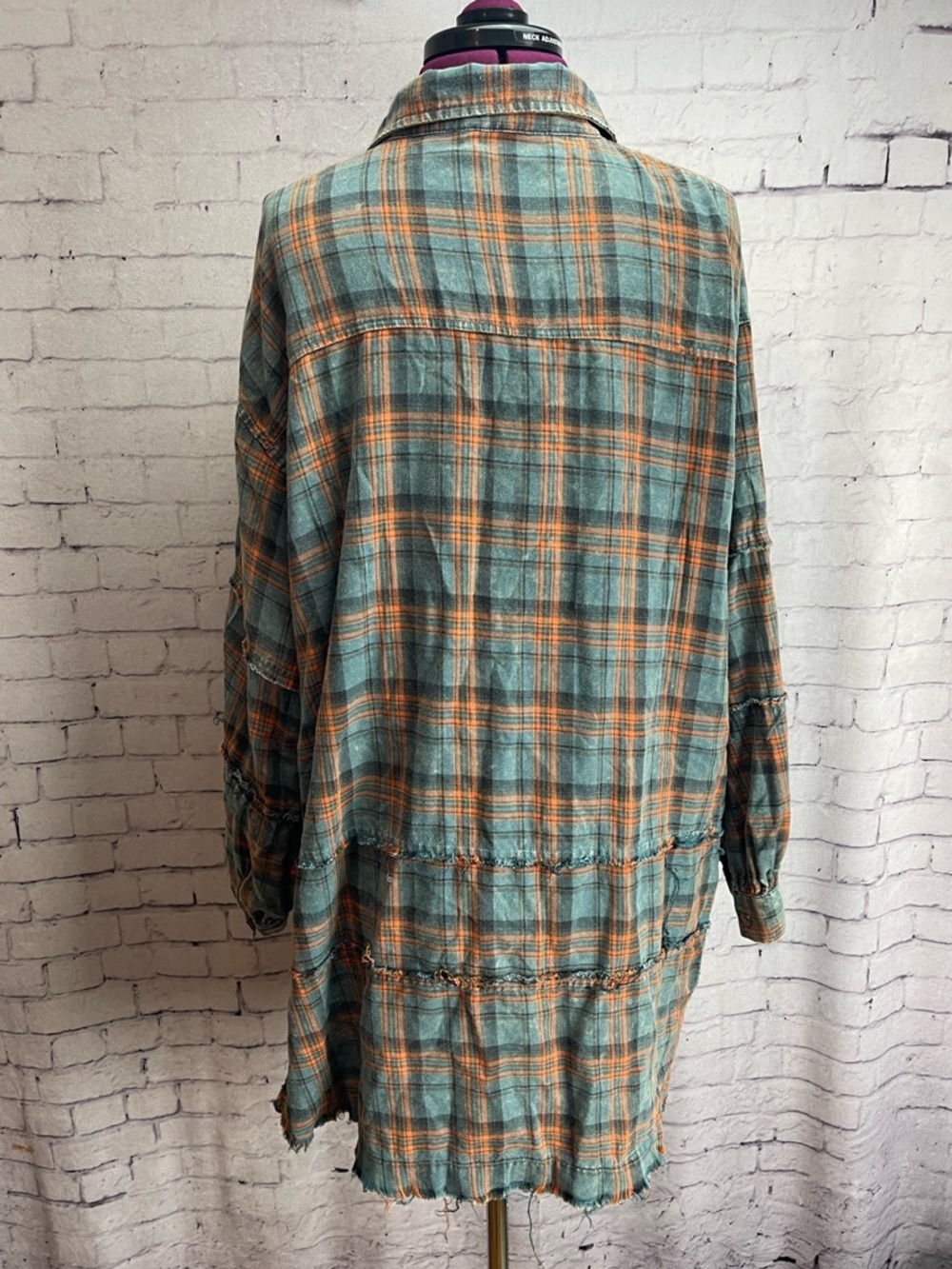 Easel size medium Mineral Washed Plaid Shirt - Picture 6 of 7